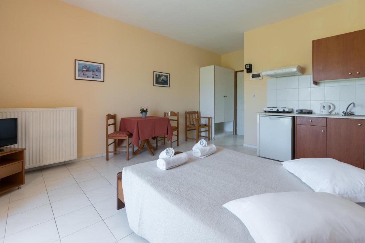 Ammousa Hotel Apartments Lixouri Exterior photo